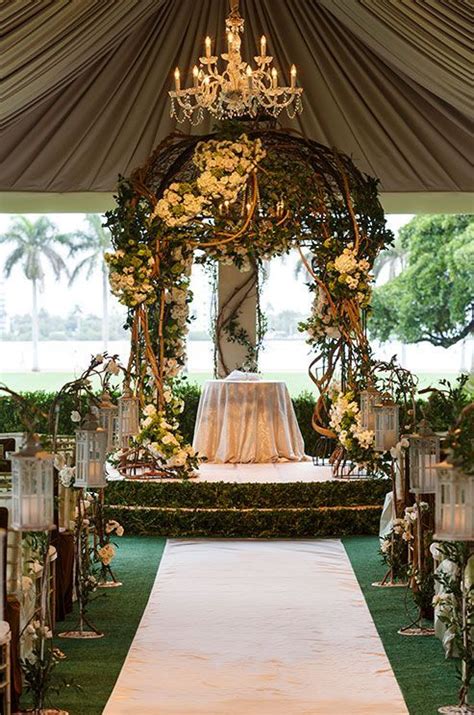 Picture-Perfect Wedding Ceremony Altar Ideas - MODwedding | Enchanted