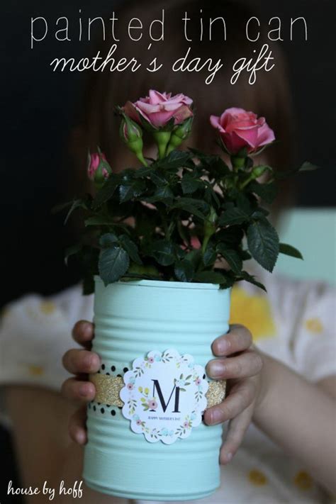 Beautifully touching and wonderfully sentimental, mom is bound to have a tear or two when she sees. 30+ DIY Mother's Day Gifts with Lots of Tutorials