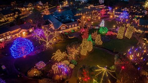 The Magical Christmas Village In Pennsylvania Thats Worth A Visit