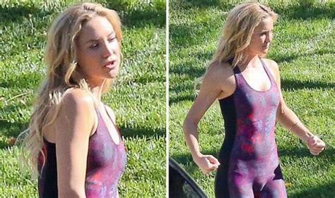 Kate Hudson S Camel Toe Is IMPOSSIBLE To Miss In Unflattering Purple