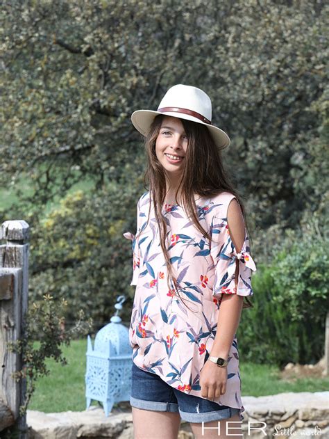 Découvrez comment modepourlol enseigne la couture et en particulier le patronage avec son dvd enfant ! Volubile - Patron de couture robe enfant HER Little World