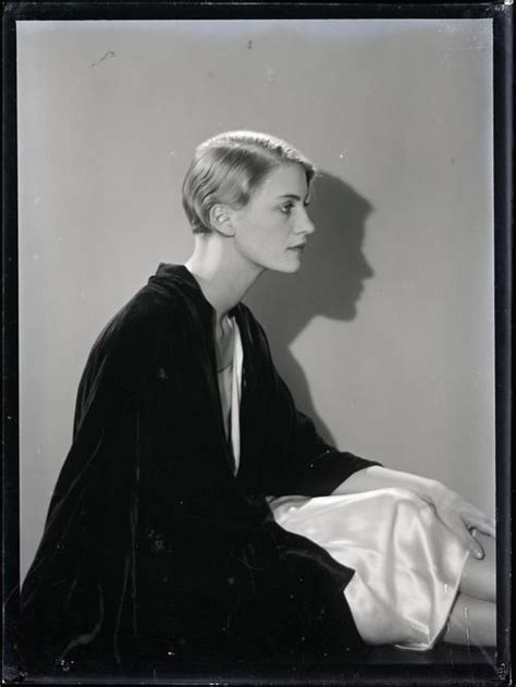 Lee Miller 1930 By Man Ray Lee Miller Avant Garde Photography