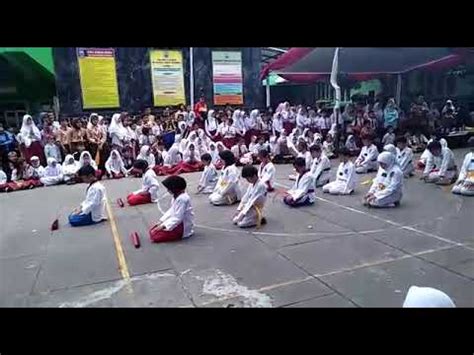 Although taekwondo is powerfull in the. Demo Taekwondo SD Cimahi Mandiri 1 Hebohh... - YouTube