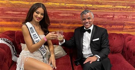 Se Ondea La Bandera Del Orgullo Dominicano Con La Posición De 2da Finalista De Miss Universo
