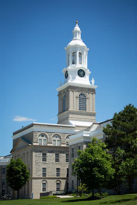 180217 Hayes Hall Campus Landscape Summer Ubphoto