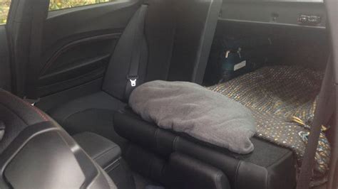 How To Sleep In Your Car If You Absolutely Have To Lifehacker Uk