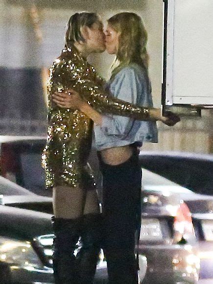 Miley Cyrus Kisses Victoria S Secret Model Stella Maxwell