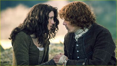 Outlander S Caitriona Balfe Teases Sexy Jamie Claire Scenes Photo