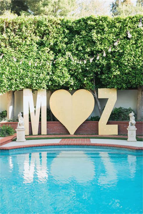 Stylish Pool Wedding Decorations That Will Take Your