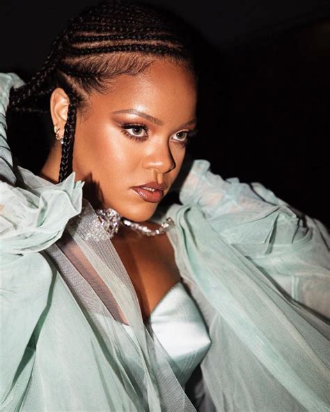 Rihanna Worlds Richest Female Musician Worth £468m