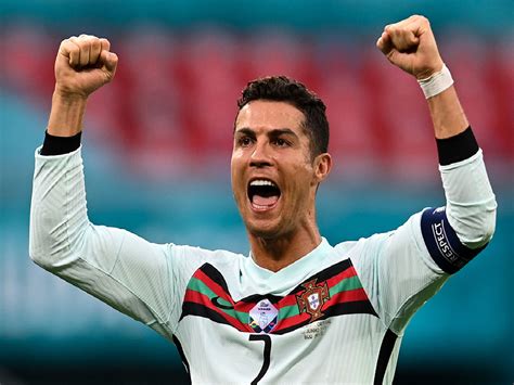 Seven Iconic Goal Celebrations Including Ronaldo Lingard And Mbappe Planetsport