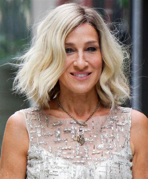 Sarah jessica parker's changing hairstyles are as iconic as carrie bradshaw's shoes. Sarah Jessica Parker Just Debuted the Sassiest Platinum ...