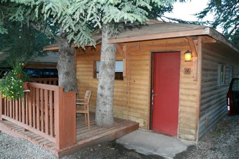 This establishment does not offer cots on. kitchen - Picture of Pocahontas Cabins, Jasper National ...