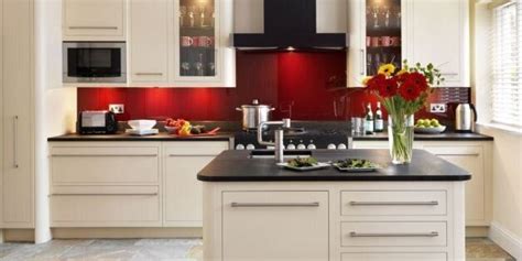 Get your kitchen under control this year with these 20 great tips for making life easier and more manageable. Easy Ways To Spruce Up Your Kitchen Without Spending The ...