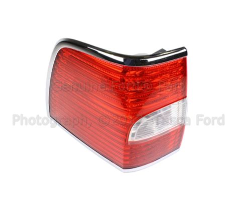 Oem Lincoln Mkt Right Passenger Side Quarter Mounted Tail Lamp Ae Z A Car Truck Tail Lights