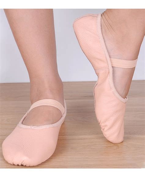 Nuestras zapatillas de ballet blandas están fabricadas en napa, lona o raso, y vienen en una gama de colores. Zapatillas Ballet - $ 686.00 en Mercado Libre