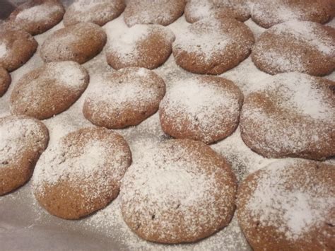 I really like this chocolate chip cookie recipe! Experimental Chocolate Chip Polvorón - Spanish Christmas ...