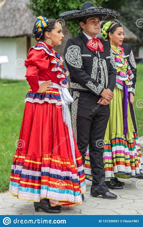 Mexican Dancers In Traditional Costume Editorial Photo