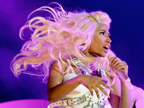 Nicki Minaj Crashes Hip Hops Boys Club The New York Times
