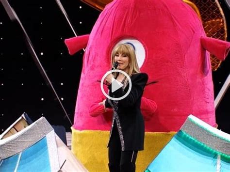 Angela brambati, franco gatti, marina occhiena e angelo sotgiu: Malore a Il Cantante Mascherato, i Ricchi e Poveri si ...
