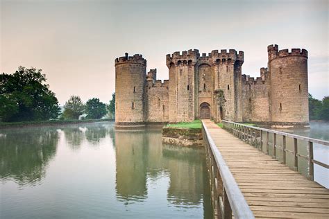 Royal Splendor Visit The Worlds 53 Most Romantic Fairy Tale Castles