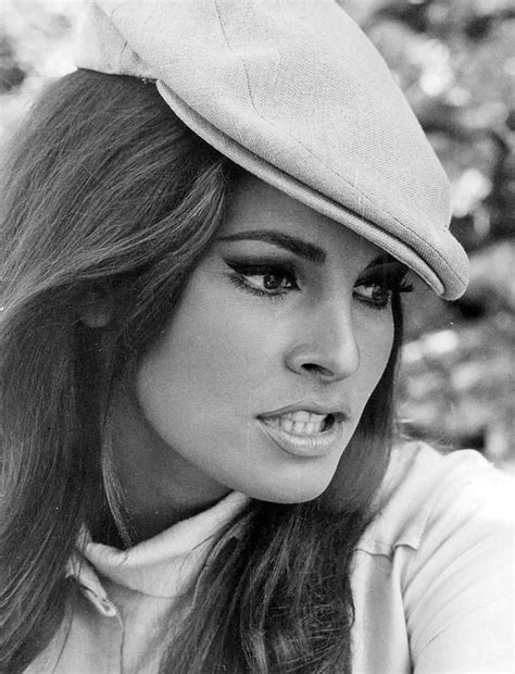 raquel welch hollywood photography beauty photography marylin monroe vintage film vintage