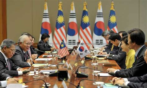 'lep 2.0' is facilitating access to japanese capital through 'samurai bonds' and providing malaysia with investment, skilled labour and technologies from japan. 'Look East' Policy 2.0 to boost bilateral ties | Borneo ...