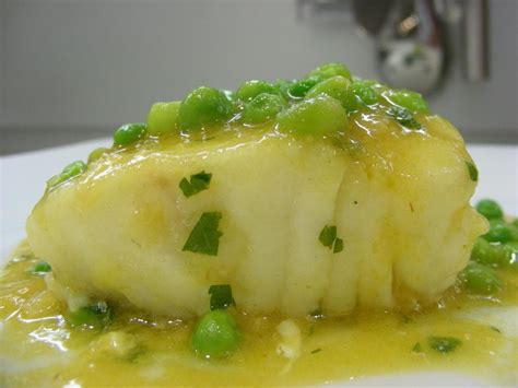 Recetas fáciles que siempre salen bien. Pescado en salsa verde, simplemente delicioso - Mil Recetas