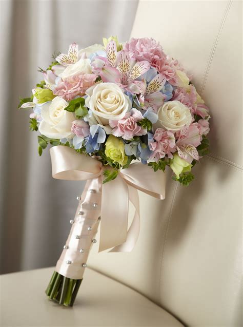 W30 4699 2899×3900 Flower Bouquet Wedding Pastel Wedding