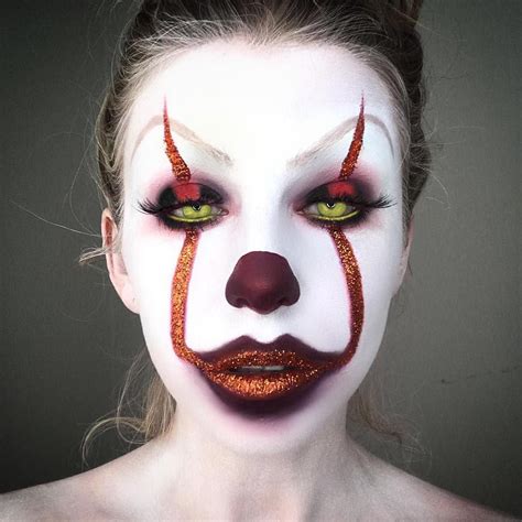 10 Creepy Pennywise The Clown Makeup Looks That Will Have You Shaking Creepy Halloween Makeup