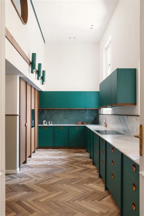 Get started with ideas from our favorite colorful kitchens, featuring shades of blue, green, red, yellow, and more, as well as cozy neutrals and crisp whites. Discover Kitchen Design Trends I Interior Design Trends 2021
