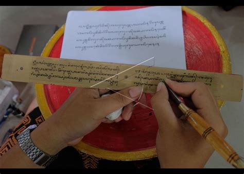 Belajar Menulis Aksara Jawa Pada Daun Lontar Vrogue Co