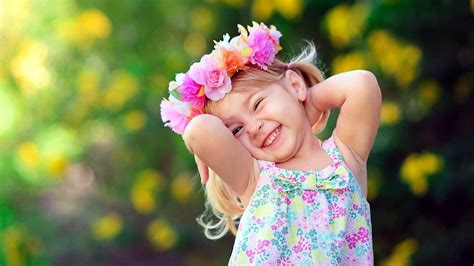Cute Small Girl Smile Hd Wallpaper