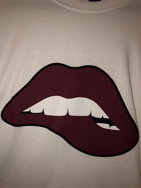 Red Lips T Shirt Etsy