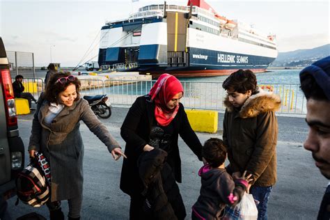 مفوضية شؤون اللاجئين تؤكد أهمية تعزيز التعاون لتحسين وضع اللاجئين وملتمسي اللجوء في اليونان