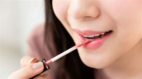 The 10 Best Natural And Organic Lip Stains 2022
