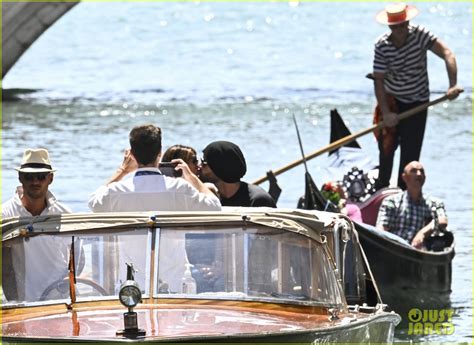 Jared Padalecki And Wife Genevieve Go For Boat Ride Through The Venice Canals Photo 4592524