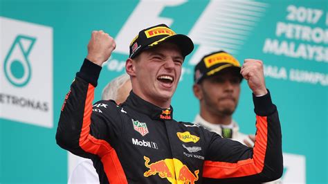Max Verstappen Signs New Red Bull Contract To The End Of 2020 F1 News