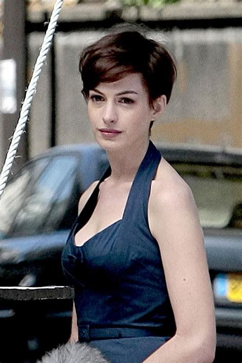 Anne Hathaway One Day Short Hair Hair Short Hair Styles Anne