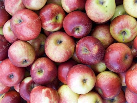 Many Red Apples — Stock Photo © Romvo79 4057784