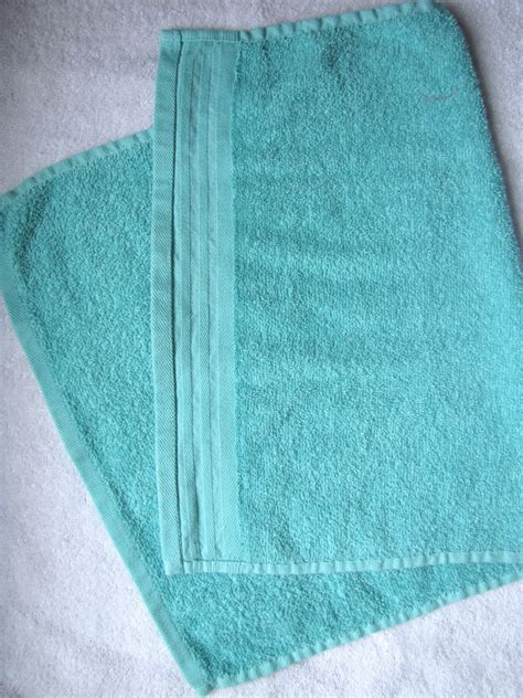 These would also make a great birthday present or baby shower gift. a little of this...: Hooded Towel Tutorial