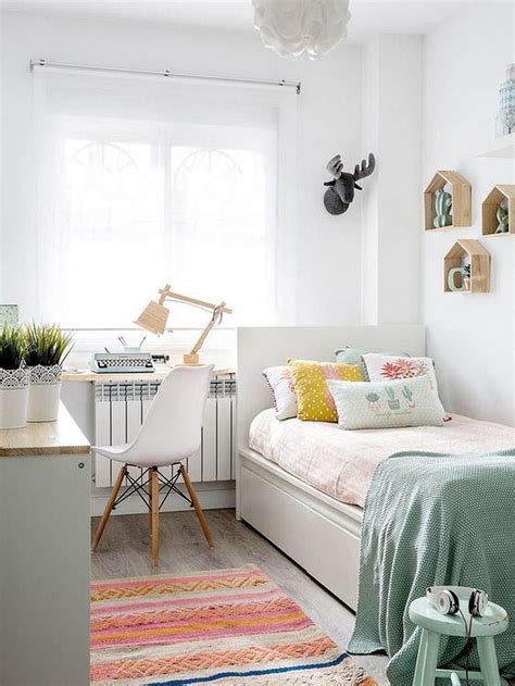 Looking for some bedroom ideas to help you layout your room, give it a fresh new look or even to plan a remodel? 35 Inspiring Small Bedroom Ideas Which You Definitely Like ...