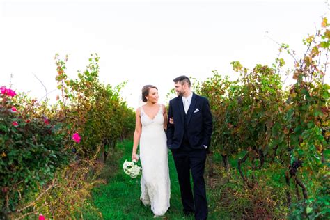 Saltwater Farm Vineyard Stonington Ct Wedding Morgan
