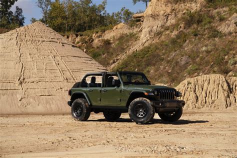 Jeep Throws Factory 35 Inch Tires On New 2022 Wrangler Willys With