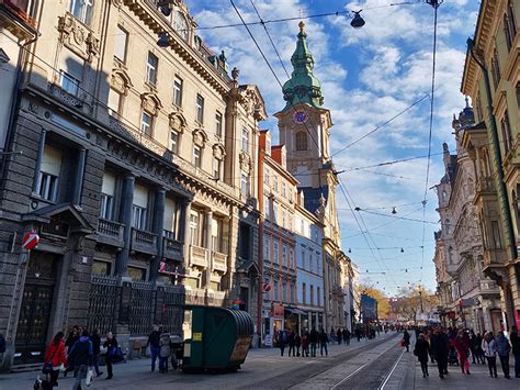 Discover accommodation, sights & highlights of the city. Herrengasse Graz | Sehenswertes | Fotos | Sehenswürdigkeiten