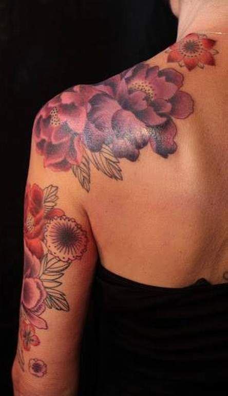 kwiaty tatuaże dla kobiety