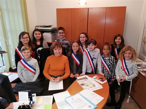 Intronisation Du Nouveau Conseil Municipal Des Enfants Mairie Le Pin
