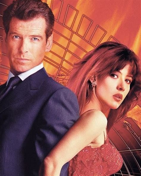 James Bond Girl N°19 Sophie Marceau Est Elektra King 1999 Avec Pierce Brosnan Le Monde Ne