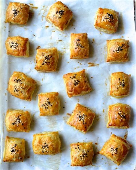 I brushed away the excess flour on the pastry, and placed a tablespoon of char siu mixture in the i brushed some egg wash on the pastry. Chinese Pastry Roast Pork Puffs | Recipe | Food, Chinese ...