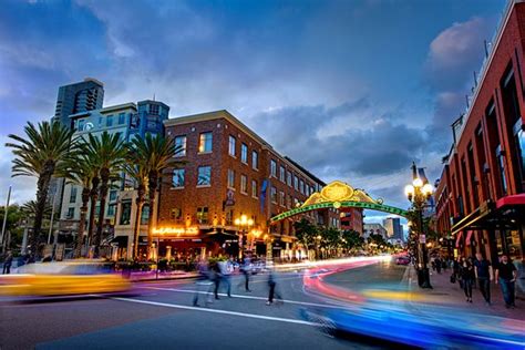A Great Downtown Area To Walk Drink Dine And Party Gaslamp Quarter